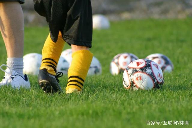 意甲-吉鲁双响波利塔诺破门 AC米兰2-2那不勒斯