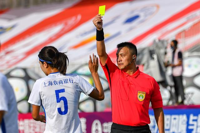 美国男篮大胜塞尔维亚 库里24分约基奇16+11